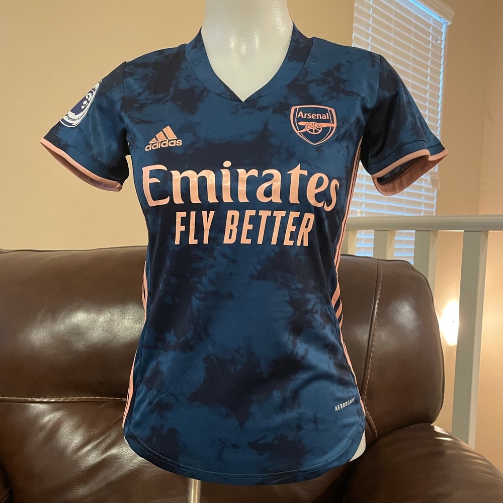 Adidas Emirates Arsenal tshirt size small